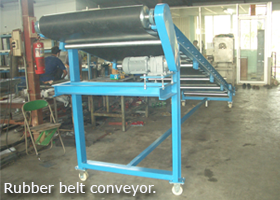 Rubber belt conveyor.